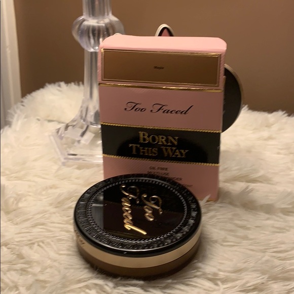 Too Faced Other - Too Faced Born This way foundation powder BNIB